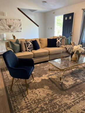 Unwind in Tranquil Style - Spacious 3-Bed Haven